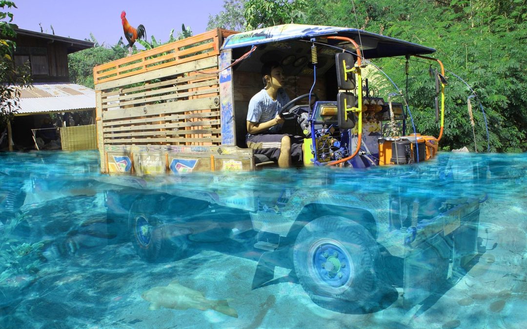 Penyemprotan Disinfektan di Gudang